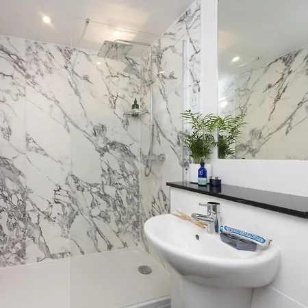 4 Glendorgal Sands, Newquay