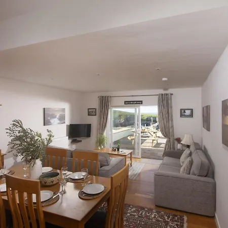 Holiday home 4 Glendorgal Sands, Newquay *
